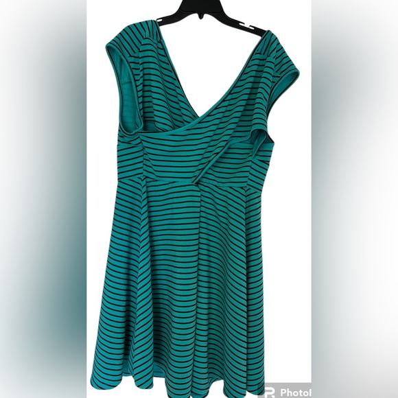 Torrid Black & Teal Textured Striped Skater Dress size 3 Cross Back Open - Picture 4 of 15